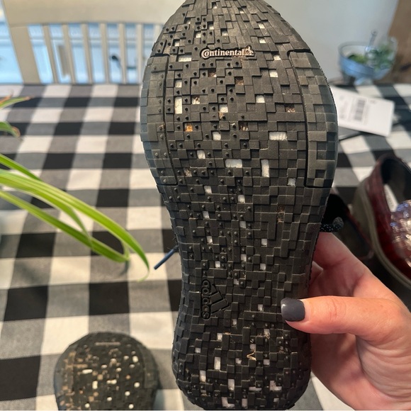 Adidas PulseBOOST HD - rarely worn, size 6 - Picture 3 of 5